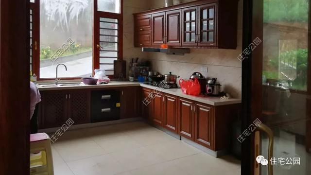 今日實(shí)例別墅設(shè)計(jì)圖，回農(nóng)村建別墅，也算是衣錦還鄉(xiāng)了，還可以盡盡孝道