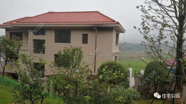 今日實(shí)例別墅設(shè)計(jì)圖，回農(nóng)村建別墅，也算是衣錦還鄉(xiāng)了，還可以盡盡孝道