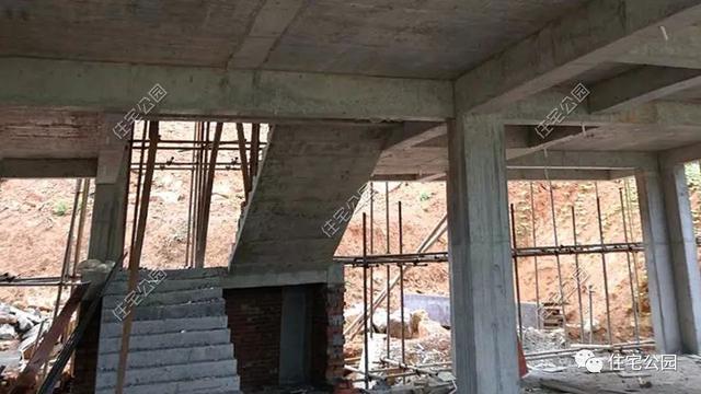 今日實(shí)例別墅設(shè)計(jì)圖，回農(nóng)村建別墅，也算是衣錦還鄉(xiāng)了，還可以盡盡孝道