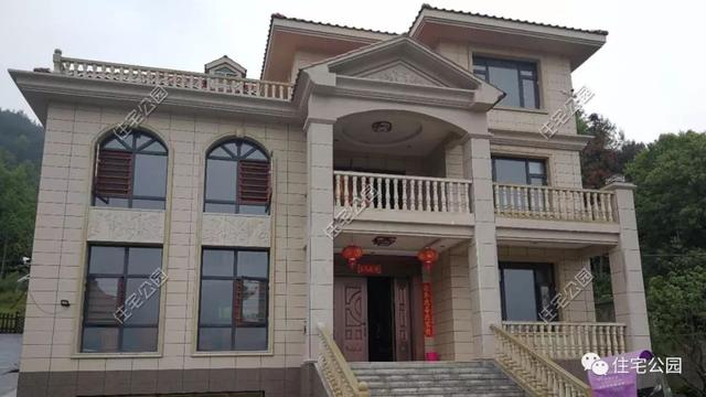 今日實(shí)例別墅設(shè)計(jì)圖，回農(nóng)村建別墅，也算是衣錦還鄉(xiāng)了，還可以盡盡孝道