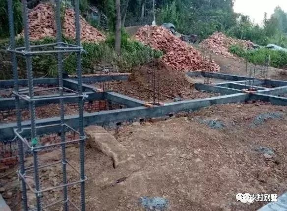 簡單二層小樓房實拍圖，附施工過程，30萬全建好