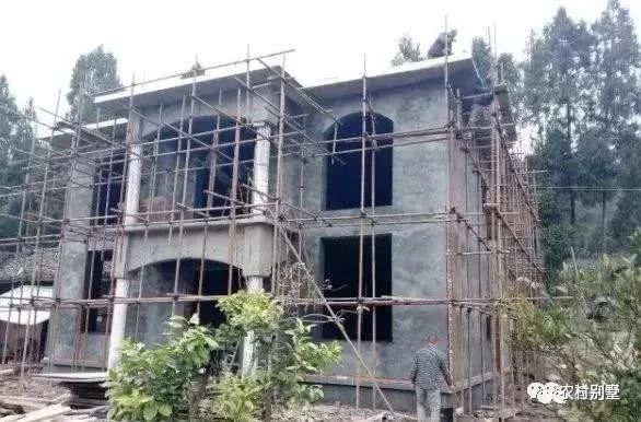 簡單二層小樓房實拍圖，附施工過程，30萬全建好