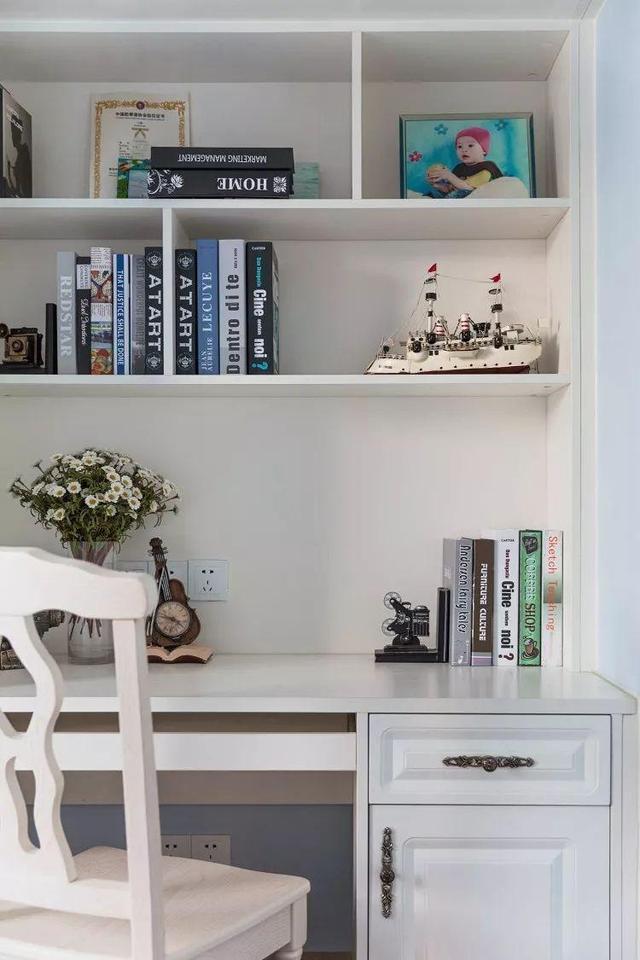 110平三居室美式風(fēng)格裝修，設(shè)計(jì)師的設(shè)計(jì)太棒了，尤其是臥室，很漂亮！