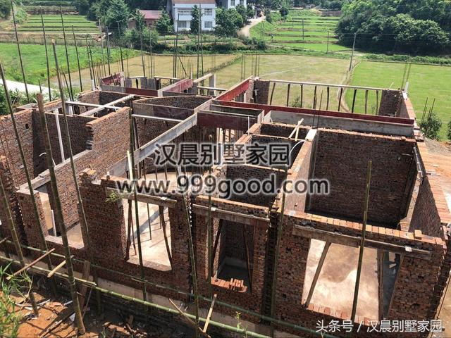 三層別墅設計圖，15X14米，選用磚混結(jié)構(gòu)，施工簡單，造價經(jīng)濟