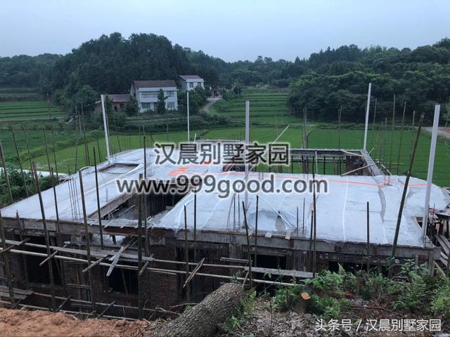 三層別墅設計圖，15X14米，選用磚混結(jié)構(gòu)，施工簡單，造價經(jīng)濟