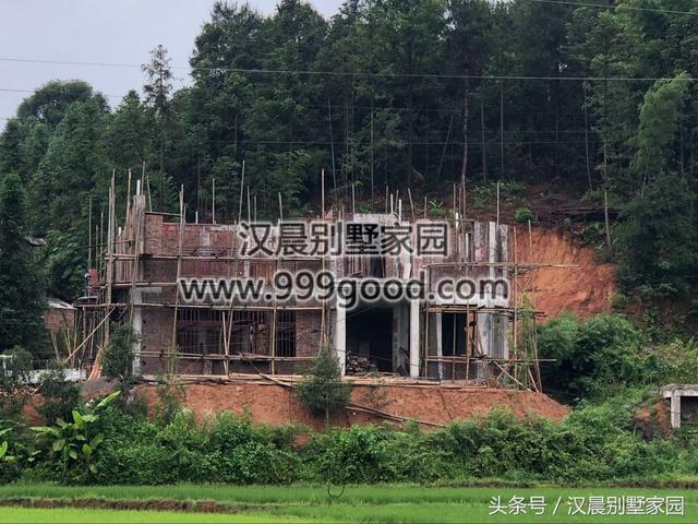 三層別墅設計圖，15X14米，選用磚混結(jié)構(gòu)，施工簡單，造價經(jīng)濟