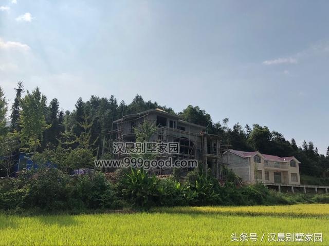 三層別墅設計圖，15X14米，選用磚混結(jié)構(gòu)，施工簡單，造價經(jīng)濟