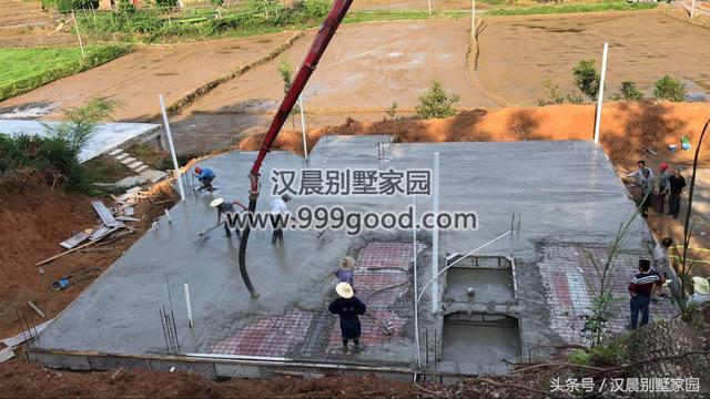 三層別墅設計圖，15X14米，選用磚混結(jié)構(gòu)，施工簡單，造價經(jīng)濟