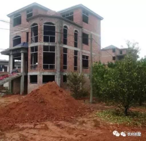 小伙回老家自建4層現(xiàn)代別墅，霸氣側(cè)漏，分享施工日志