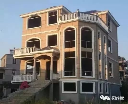 小伙回老家自建4層現(xiàn)代別墅，霸氣側(cè)漏，分享施工日志