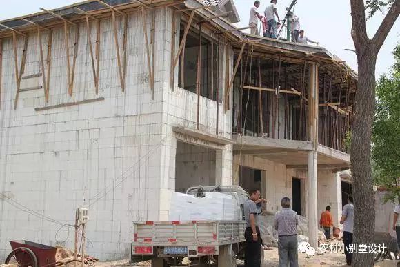 農(nóng)村自建房選EPS模塊（泡沫）建房還是輕鋼別墅？PK下