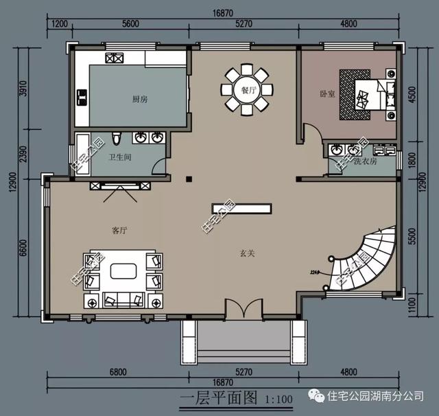 經(jīng)典雅致的歐式三層別墅設(shè)計(jì)圖，占地221.1㎡，帶挑空客廳+大露臺(tái)。