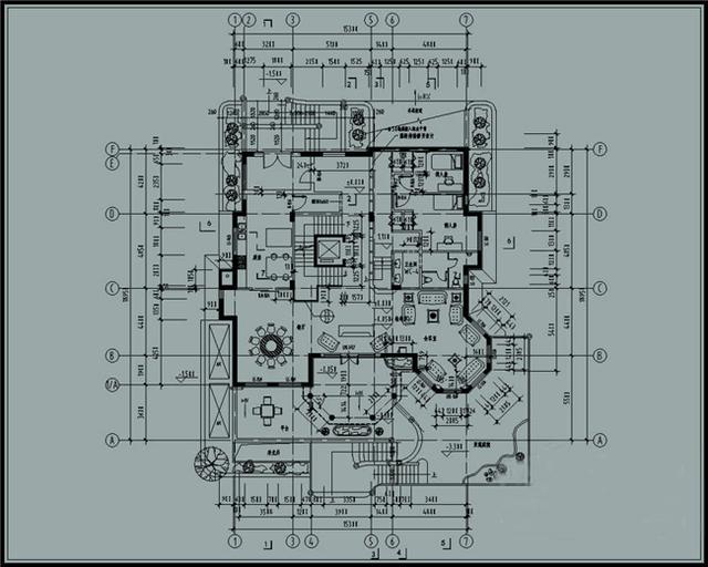 精致典雅的三層歐式別墅設(shè)計圖，高檔大氣上檔次，在整個村里別人的房子只能成為配角。