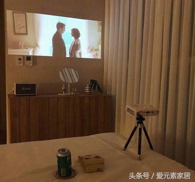 簡(jiǎn)簡(jiǎn)單單的現(xiàn)代風(fēng)格，整個(gè)房子的裝修只花了近4萬(wàn)，朋友來(lái)我家，我家門(mén)檻都快給踏爛了。