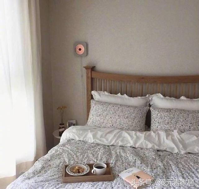 簡(jiǎn)簡(jiǎn)單單的現(xiàn)代風(fēng)格，整個(gè)房子的裝修只花了近4萬(wàn)，朋友來(lái)我家，我家門(mén)檻都快給踏爛了。