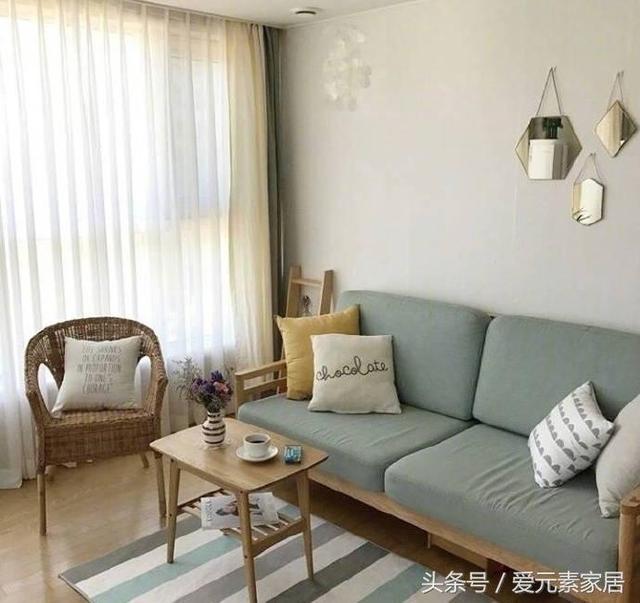 簡(jiǎn)簡(jiǎn)單單的現(xiàn)代風(fēng)格，整個(gè)房子的裝修只花了近4萬(wàn)，朋友來(lái)我家，我家門(mén)檻都快給踏爛了。