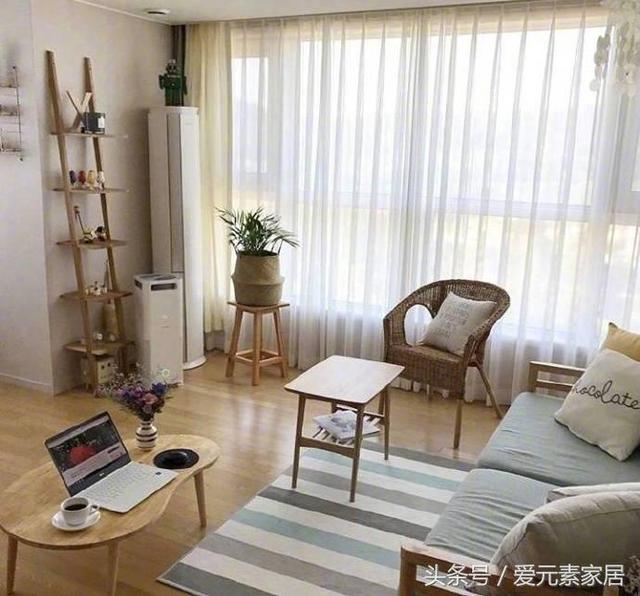 簡(jiǎn)簡(jiǎn)單單的現(xiàn)代風(fēng)格，整個(gè)房子的裝修只花了近4萬(wàn)，朋友來(lái)我家，我家門(mén)檻都快給踏爛了。