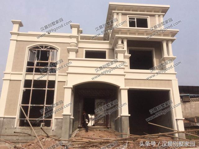 豪華型經(jīng)典別墅設(shè)計圖，大氣歐式帶車庫，附實景圖