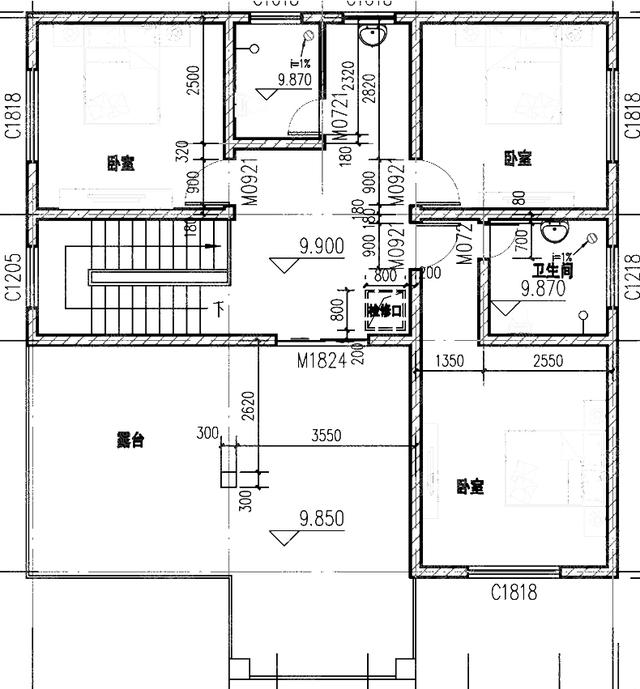 獨棟三層農(nóng)村自建別墅設(shè)計圖，別墅戶型設(shè)計簡單大氣，有陽臺、大露臺、主臥套房等功能，布局流暢。