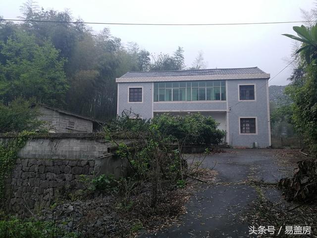 四層豪華現(xiàn)代別墅設(shè)計圖，框架結(jié)構(gòu)，主體造價65萬左右