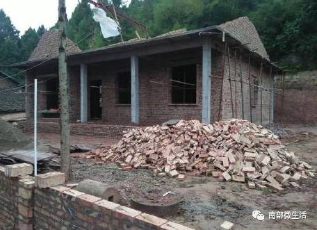 農(nóng)村小伙自建一層小別墅過程全直播，自建房的可以看看哦