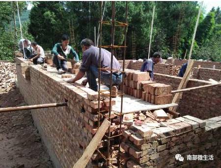 農(nóng)村小伙自建一層小別墅過程全直播，自建房的可以看看哦