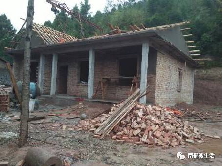 農(nóng)村小伙自建一層小別墅過程全直播，自建房的可以看看哦