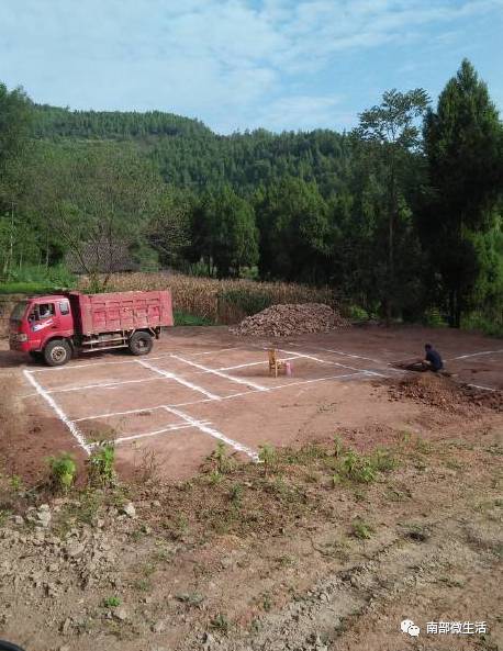 農(nóng)村小伙自建一層小別墅過程全直播，自建房的可以看看哦