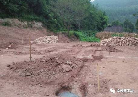 農(nóng)村小伙自建一層小別墅過程全直播，自建房的可以看看哦