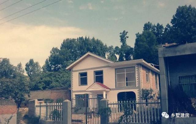 12x10米田園風(fēng)三層農(nóng)村別墅設(shè)計(jì)圖，帶大露臺(tái)，低調(diào)奢華。