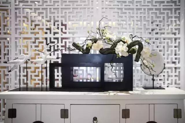 120平淺色調(diào)的現(xiàn)代中式的裝修風(fēng)格，灰白大理石給你不一樣的的感覺。