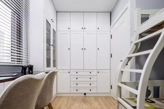 90平新房北歐風裝修，裝修簡單清爽，打動人心，讓年輕人一看就喜歡。