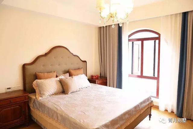 四層農(nóng)村小戶型別墅設(shè)計(jì)圖，各種功能布局齊全，適用于家庭成員較多的戶主。