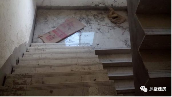 農(nóng)村自建房樓梯間做多大比較好？樓梯設(shè)計(jì)注意的4個(gè)問(wèn)題