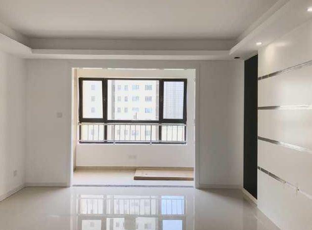 全包花了12萬做的簡裝裝修，很多朋友也來看了，也是說挑不出毛病，裝修還不錯(cuò)。