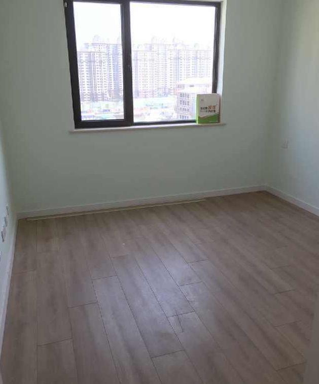 全包花了12萬做的簡裝裝修，很多朋友也來看了，也是說挑不出毛病，裝修還不錯(cuò)。