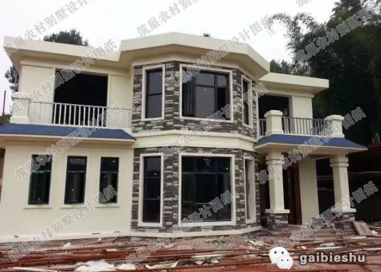 2024受歡迎的30萬以內(nèi)二層歐式自建房，客廳挑空款+平層款，造價25萬！