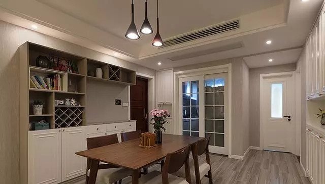 125平三室兩廳簡約風(fēng)格裝修，電視墻居然還能收納?