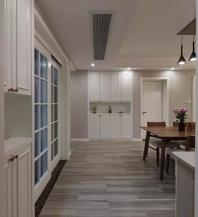 125平三室兩廳簡約風(fēng)格裝修，電視墻居然還能收納?