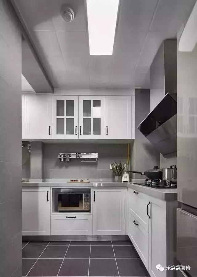 90平米三房?jī)蓮d自然簡(jiǎn)約裝修，時(shí)尚自然又清，效果很不錯(cuò)哦。