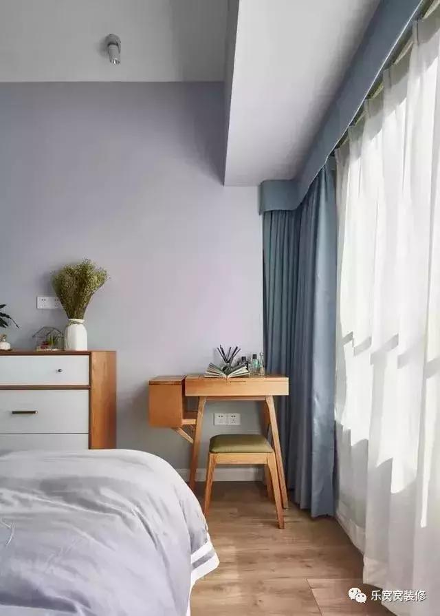 90平米三房?jī)蓮d自然簡(jiǎn)約裝修，時(shí)尚自然又清，效果很不錯(cuò)哦。