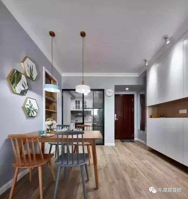 90平米三房?jī)蓮d自然簡(jiǎn)約裝修，時(shí)尚自然又清，效果很不錯(cuò)哦。