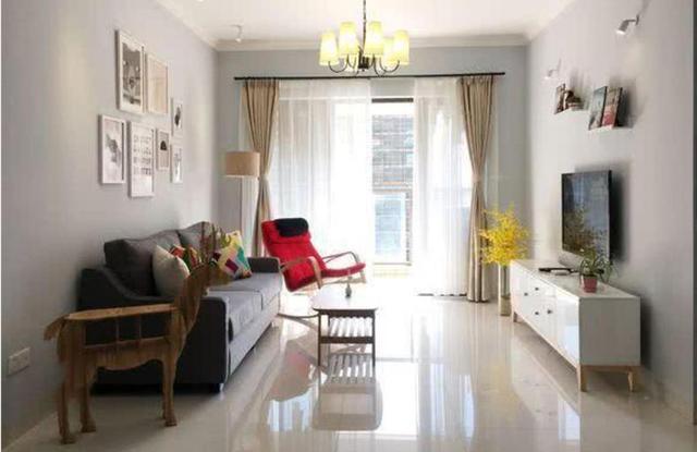 表哥一個(gè)人設(shè)計(jì)90平方米婚房裝修，打造簡約新居，效果真不錯(cuò)。