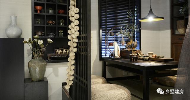 奢華范兒自建房別墅設(shè)計(jì)圖，外形很高級(jí)，滿滿的宮殿式別墅感