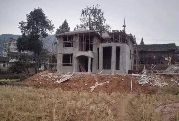 如此美觀的二層別墅設(shè)計(jì)圖，不建一棟是在太可惜了