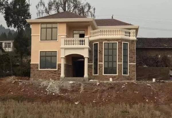 如此美觀的二層別墅設(shè)計(jì)圖，不建一棟是在太可惜了