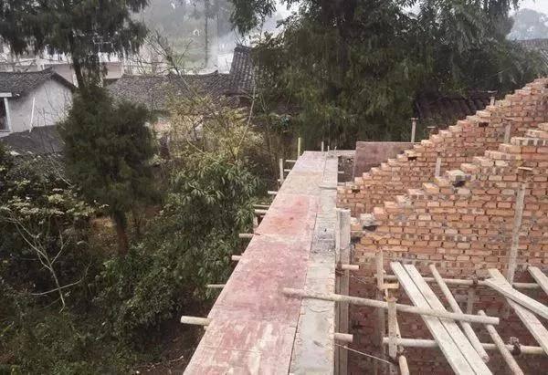 如此美觀的二層別墅設(shè)計(jì)圖，不建一棟是在太可惜了