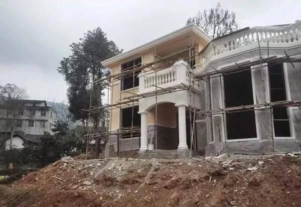 如此美觀的二層別墅設(shè)計(jì)圖，不建一棟是在太可惜了