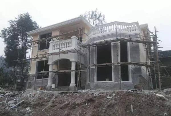 如此美觀的二層別墅設(shè)計(jì)圖，不建一棟是在太可惜了