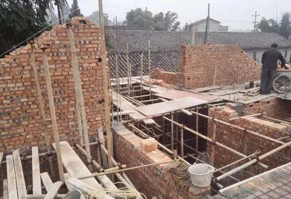 如此美觀的二層別墅設(shè)計(jì)圖，不建一棟是在太可惜了